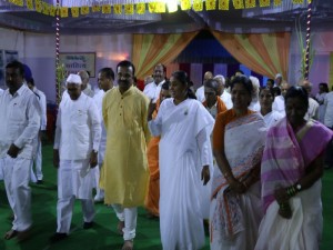 Didi with Guests 